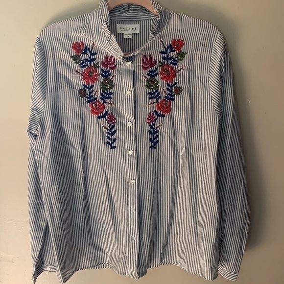Velvet Graham Spencer‎ Embroidered Top | Medium - Picture 2 of 5